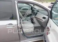 2013 Toyota SIENNA фото
