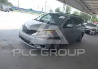 2013 Toyota SIENNA photo