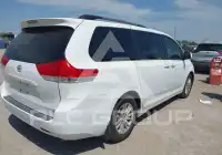 2013 Toyota SIENNA фото
