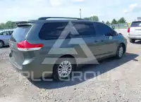 2013 Toyota SIENNA фото