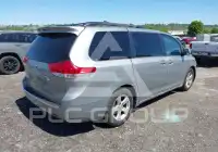 2013 Toyota SIENNA фото
