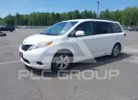 2013 Toyota SIENNA фото