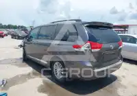 2013 Toyota SIENNA фото