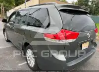 2013 Toyota SIENNA фото