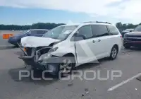 2013 Toyota SIENNA фото