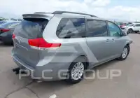 2013 Toyota SIENNA photo