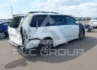 2013 Toyota SIENNA photo