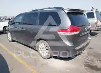 2013 Toyota SIENNA фото