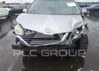 2013 Toyota SIENNA фото