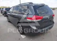 2013 Toyota SIENNA фото