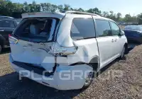 2013 Toyota SIENNA фото
