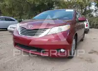 2013 Toyota SIENNA фото