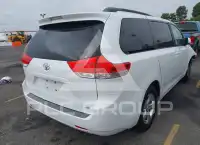 2013 Toyota SIENNA фото