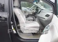 2013 Toyota SIENNA фото