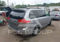 2013 Toyota SIENNA фото