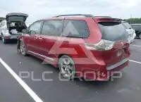 2013 Toyota SIENNA photo