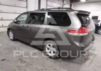 2013 Toyota SIENNA фото