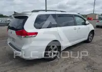 2013 Toyota SIENNA фото