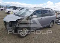 2013 Toyota SIENNA фото