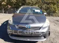 2013 Toyota PRIUS фото