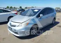 2013 Toyota PRIUS фото