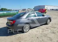 2013 Toyota CAMRY фото