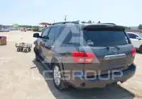 2013 Toyota SEQUOIA фото