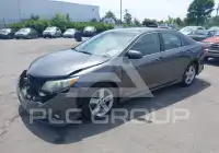 2013 Toyota CAMRY фото
