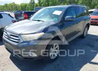 2013 Toyota Highlander фото