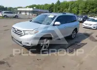 2013 Toyota Highlander фото
