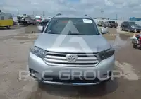 2013 Toyota Highlander photo