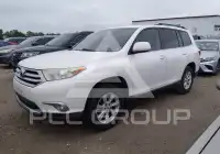 2013 Toyota Highlander фото