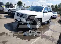2013 Toyota Highlander фото