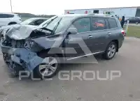 2013 Toyota Highlander фото