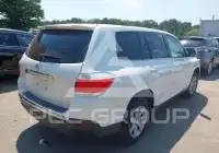 2013 Toyota Highlander фото