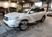 2013 Toyota Highlander photo
