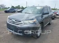 2013 Toyota Highlander фото