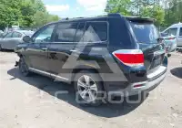 2013 Toyota Highlander фото