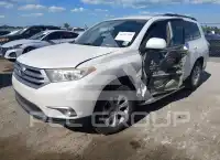 2013 Toyota Highlander фото