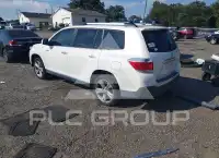 2013 Toyota Highlander photo