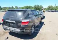2013 Toyota Highlander photo