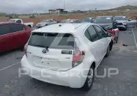 2013 Toyota PRIUS фото