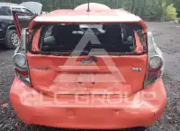 2013 Toyota PRIUS фото