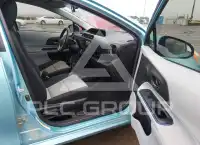 2013 Toyota PRIUS фото