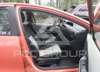 2013 Toyota PRIUS фото