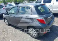 2013 Toyota YARIS фото