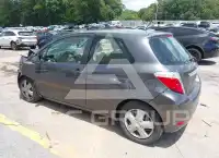 2013 Toyota YARIS фото