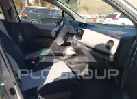 2013 Toyota YARIS фото