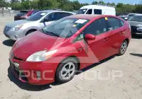 2013 Toyota PRIUS фото