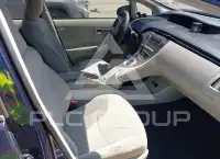 2013 Toyota PRIUS фото
